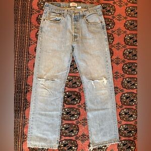 Vintage Distressed Light Wash Levi’s 501